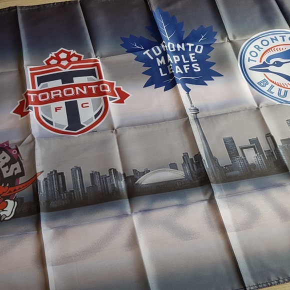 Toronto Sports Teams Flag - Picture 7 of 7